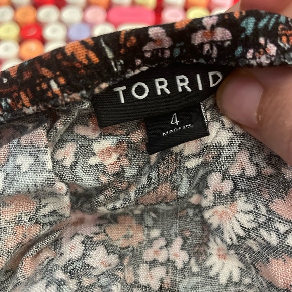 Torrid cute floral black top - Picture 3 of 3